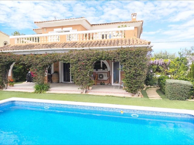 Chalet de 4 habitaciones en El Toro / Port Adriano, Calvià en venta con piscina garaje - 1.590.000 € (Ref: 10129664)