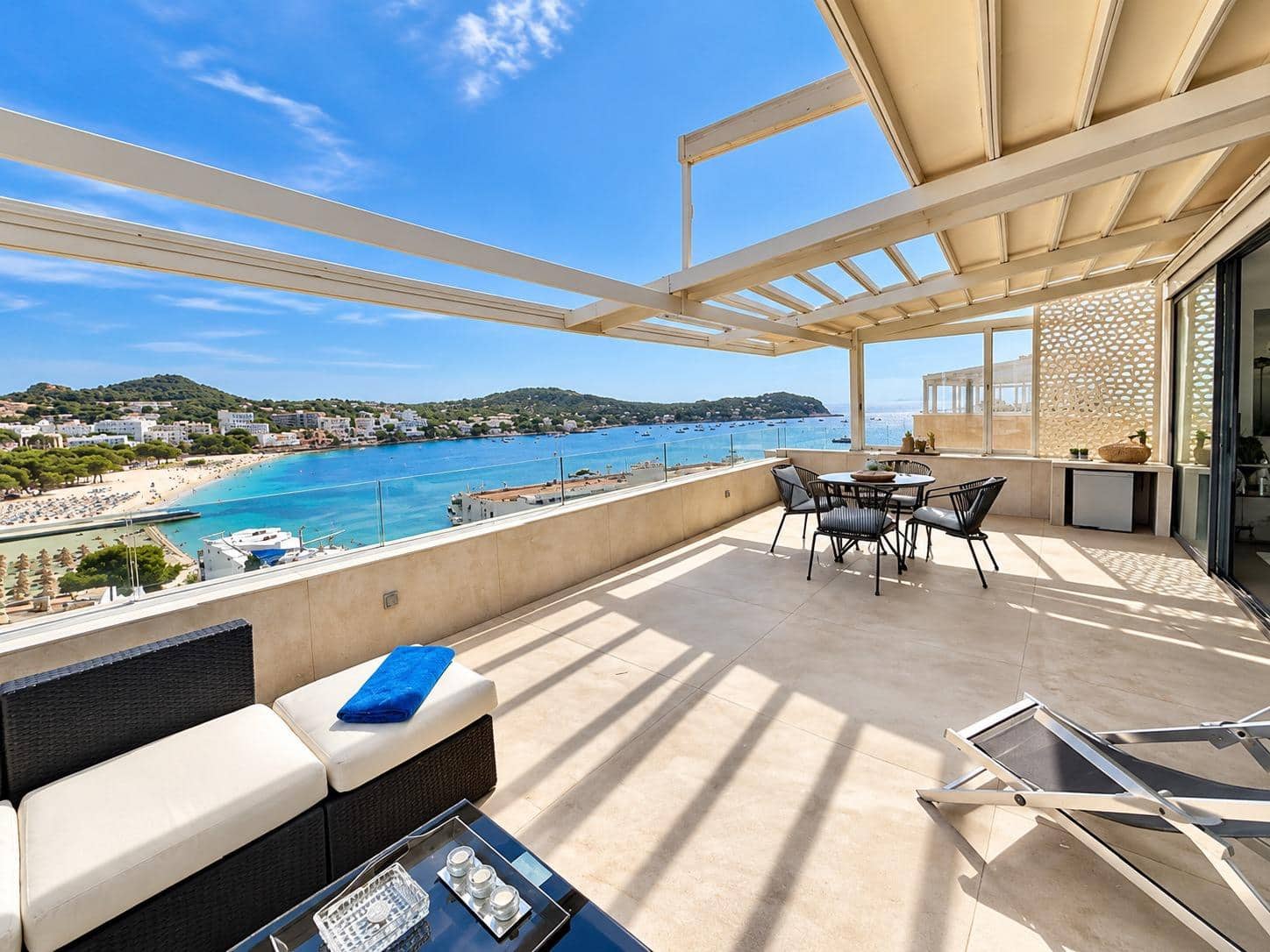 2 bedroom Penthouse for sale in Santa Ponsa with pool - € 650,000 (Ref: 10129665)