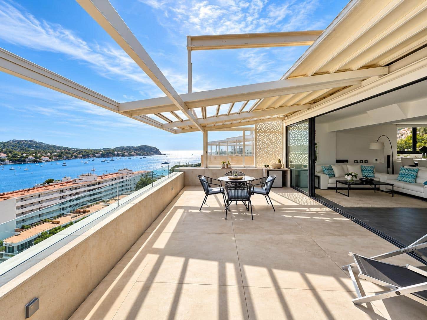 2 bedroom Penthouse for sale in Santa Ponsa with pool - € 650,000 (Ref: 10129665)
