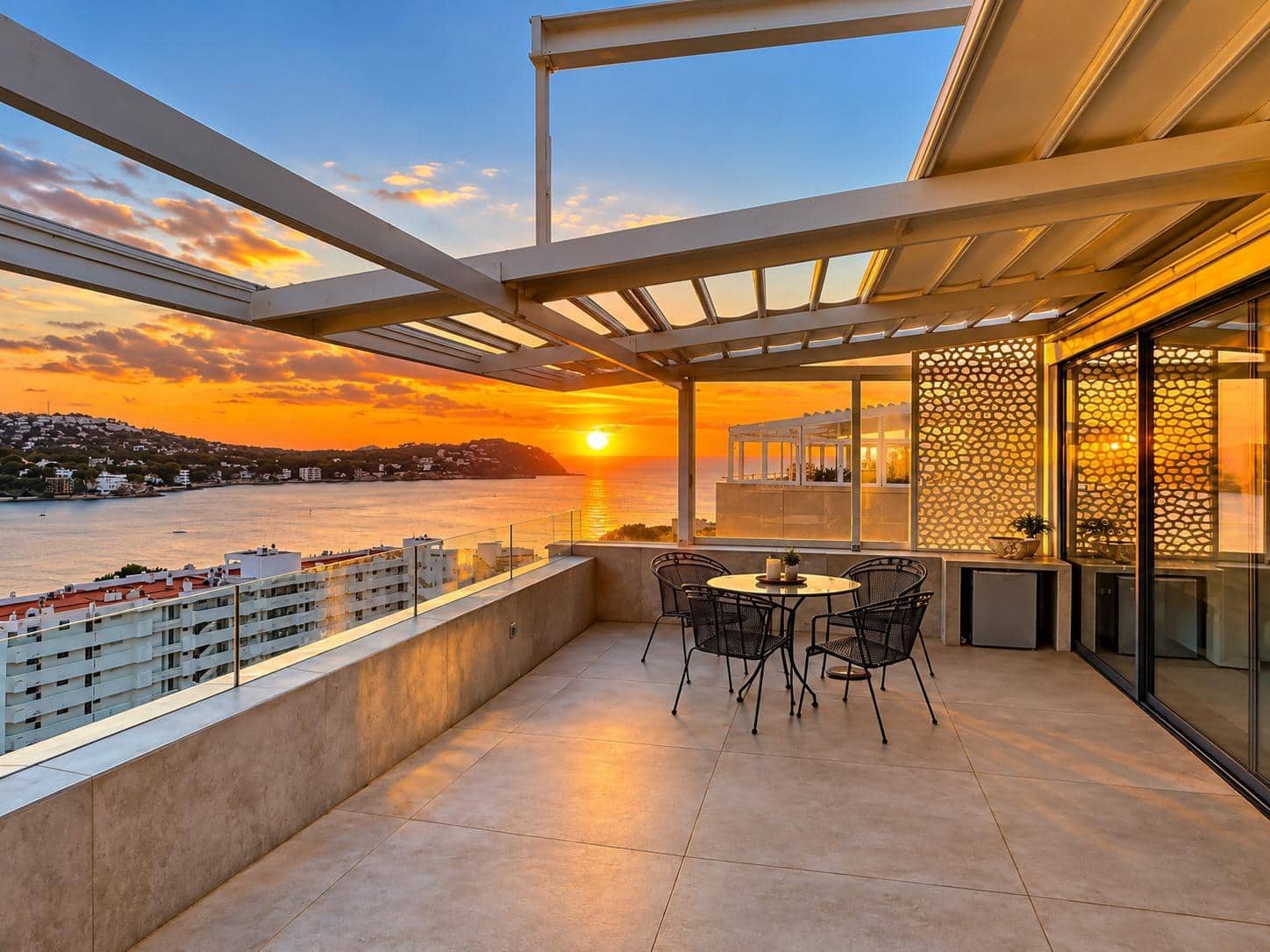 2 bedroom Penthouse for sale in Santa Ponsa with pool - € 650,000 (Ref: 10129665)