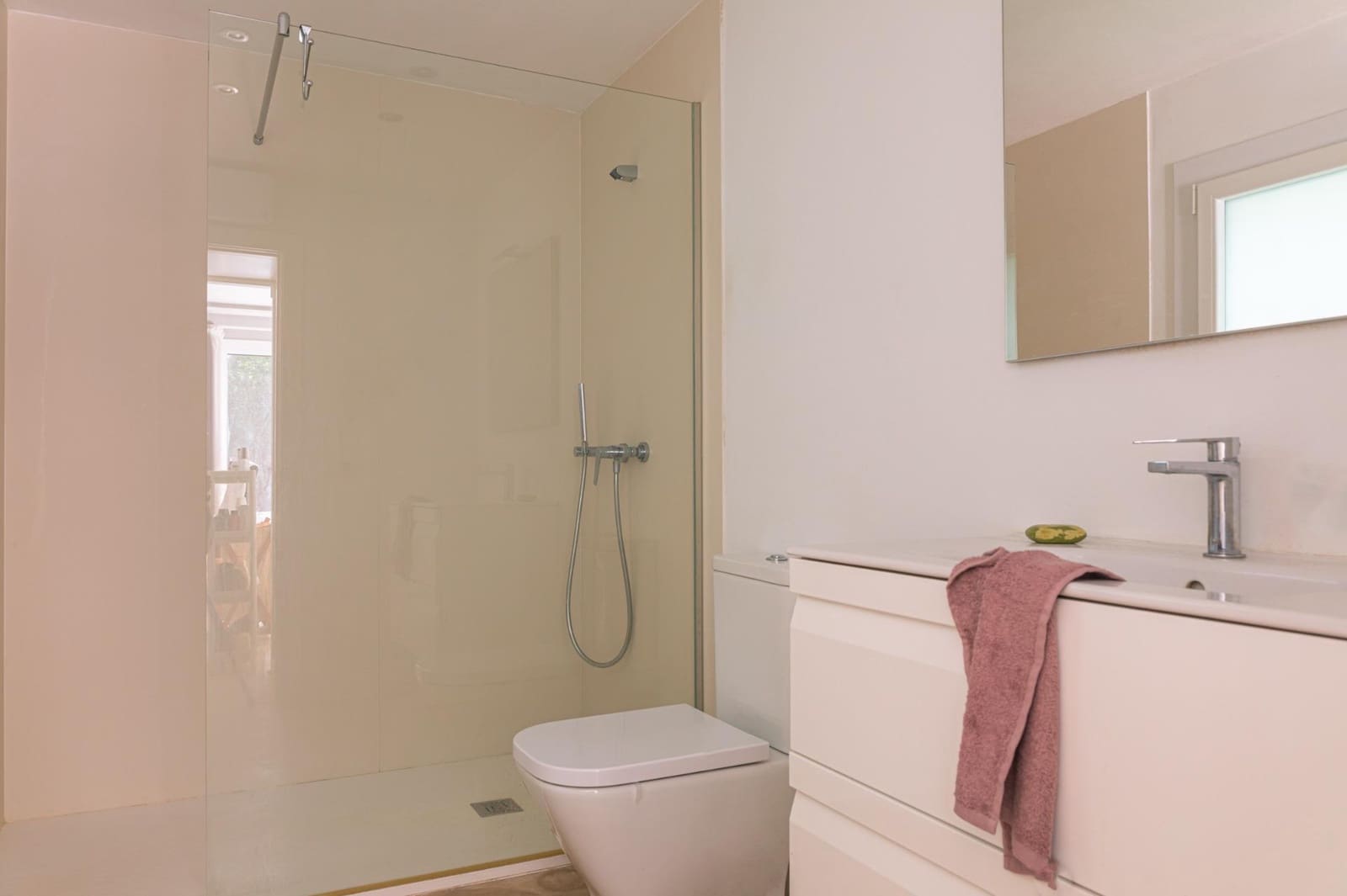 3 sypialnia Willa na sprzedaż w Port Verd z basenem garażem - 940 000 € (Ref: 10142464)