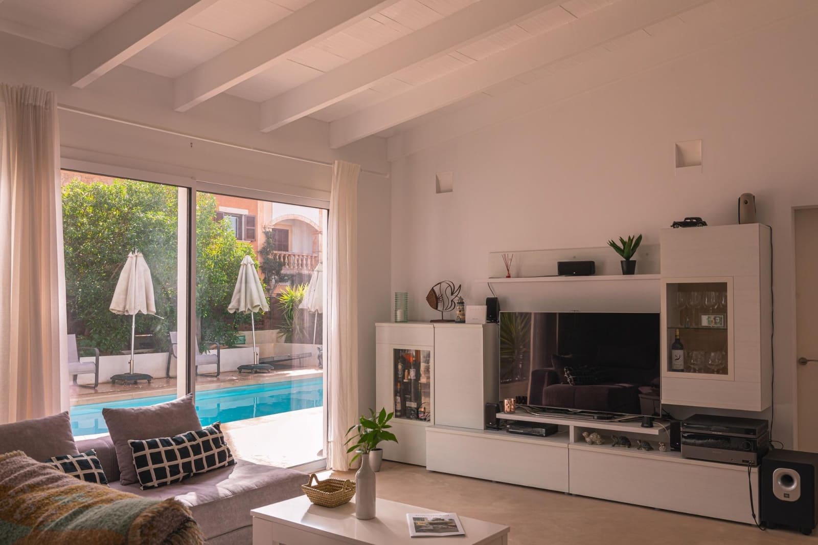 3 sypialnia Willa na sprzedaż w Port Verd z basenem garażem - 940 000 € (Ref: 10142464)