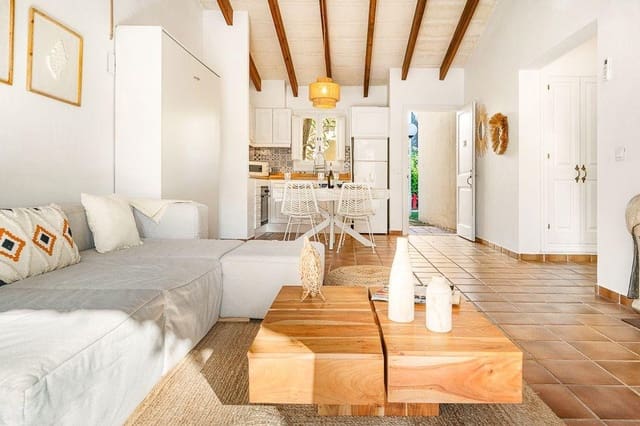 1 makuuhuone Bungalow myytävänä paikassa Ciutadella de Menorca mukana uima-altaan - 405 000 € (Ref: 10183020)