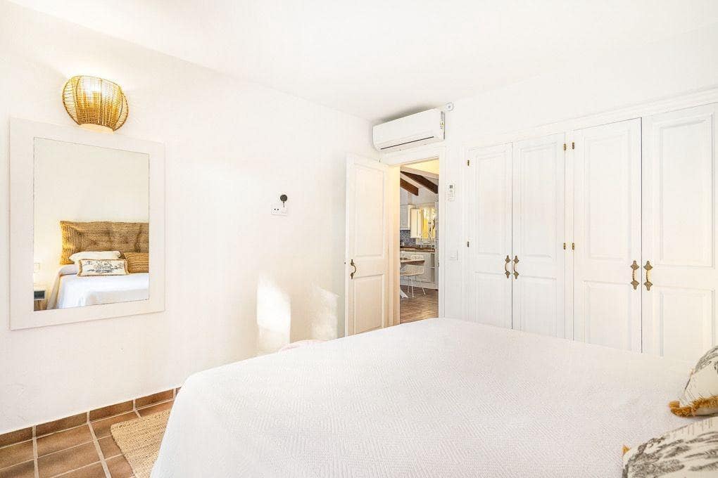 1 makuuhuone Bungalow myytävänä paikassa Ciutadella de Menorca mukana uima-altaan - 405 000 € (Ref: 10183020)