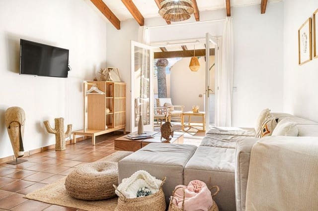 1 makuuhuone Bungalow myytävänä paikassa Ciutadella de Menorca mukana uima-altaan - 405 000 € (Ref: 10183020)