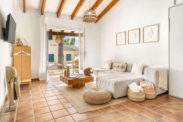 1 makuuhuone Bungalow myytävänä paikassa Ciutadella de Menorca mukana uima-altaan - 405 000 € (Ref: 10183020)