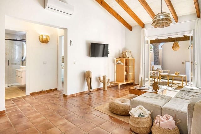 1 makuuhuone Bungalow myytävänä paikassa Ciutadella de Menorca mukana uima-altaan - 405 000 € (Ref: 10183020)