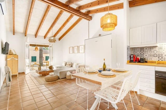 1 makuuhuone Bungalow myytävänä paikassa Ciutadella de Menorca mukana uima-altaan - 405 000 € (Ref: 10183020)