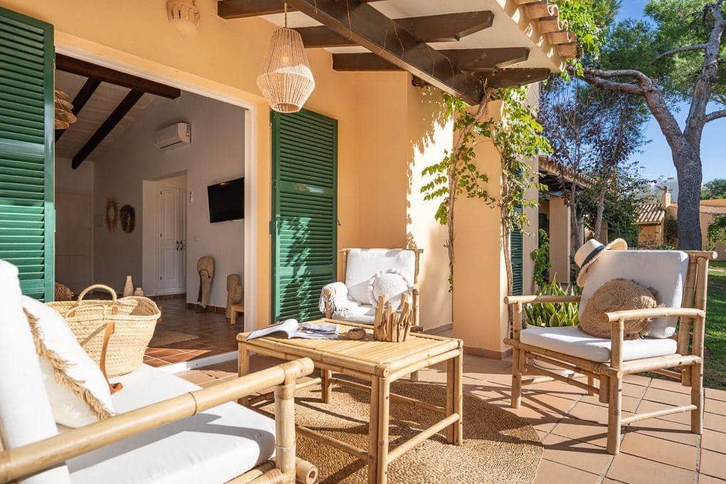 1 makuuhuone Bungalow myytävänä paikassa Ciutadella de Menorca mukana uima-altaan - 405 000 € (Ref: 10183020)