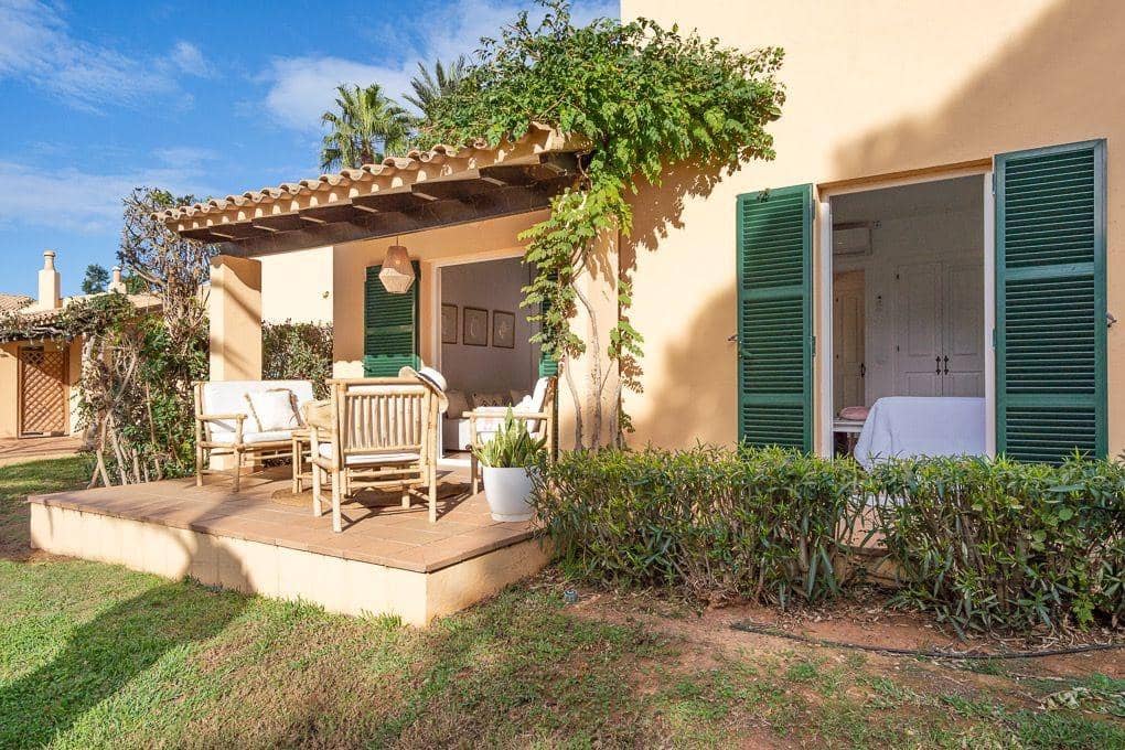 1 makuuhuone Bungalow myytävänä paikassa Ciutadella de Menorca mukana uima-altaan - 405 000 € (Ref: 10183020)