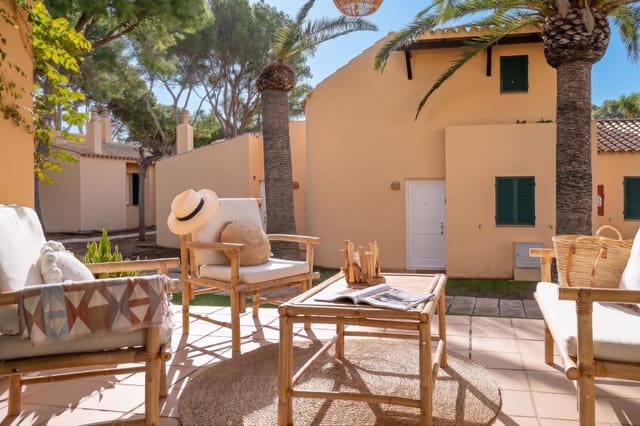 1 makuuhuone Bungalow myytävänä paikassa Ciutadella de Menorca mukana uima-altaan - 405 000 € (Ref: 10183020)