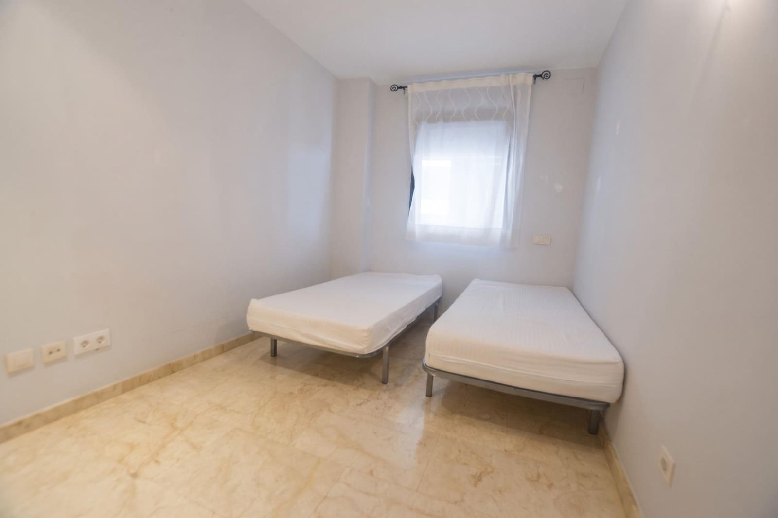 2 slaapkamer Flat te koop in Ciutadella de Menorca met zwembad garage - € 340.000 (Ref: 10185056)