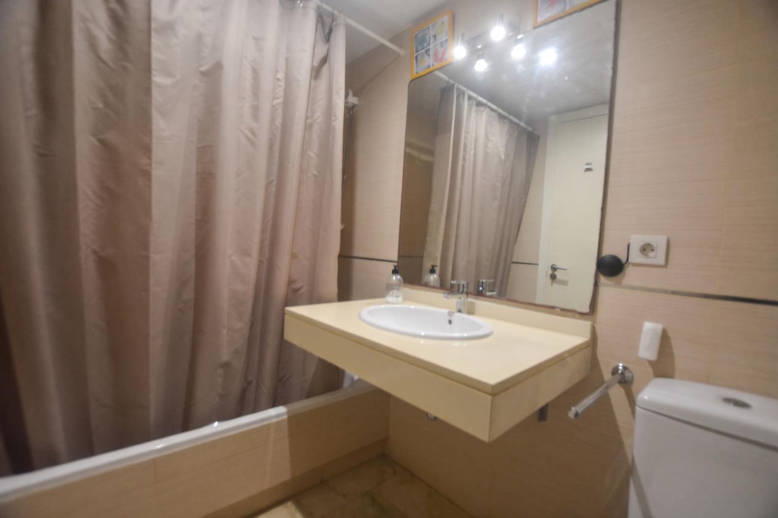 2 slaapkamer Flat te koop in Ciutadella de Menorca met zwembad garage - € 340.000 (Ref: 10185056)