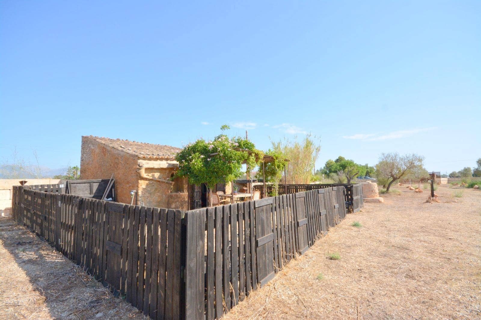 Grunde uden byggetilladelser til salg i Biniali - € 320.000 (Ref: 10185057)