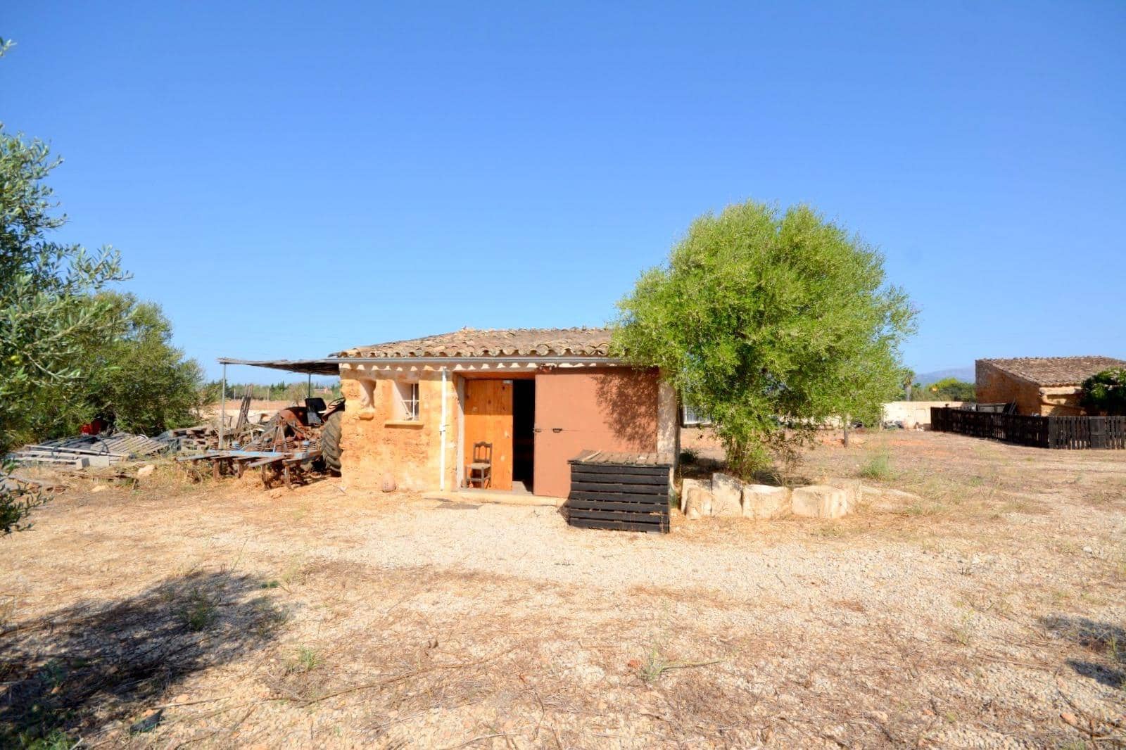 Grunde uden byggetilladelser til salg i Biniali - € 320.000 (Ref: 10185057)