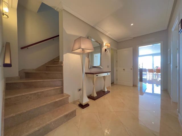 Casa de 5 habitaciones en Ciutadella de Menorca en venta con garaje - 730.000 € (Ref: 8426336)