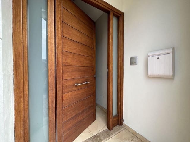 5 quarto Casa em Banda para venda em Ciutadella de Menorca com garagem - 730 000 € (Ref: 8426336)