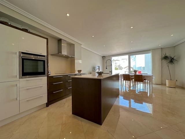 5 quarto Casa em Banda para venda em Ciutadella de Menorca com garagem - 730 000 € (Ref: 8426336)