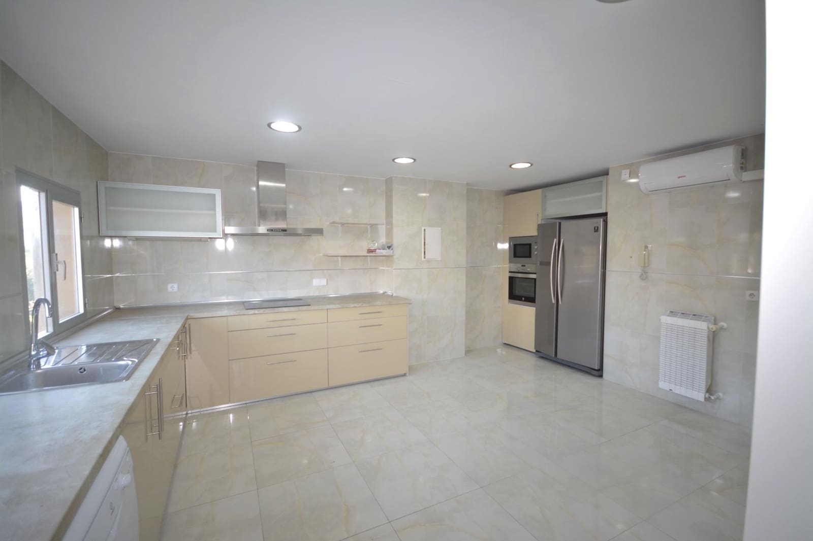 4 soveværelse Lejlighed til salg i Es Molinar / El Molinar med garage - € 1.591.000 (Ref: 8493924)