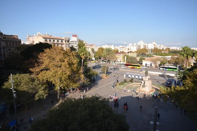 3 makuuhuone Asunto myytävänä paikassa Plaça dels Patins, Palma de Mallorca mukana 
autotalli - 840 000 € (Ref: 8704041)