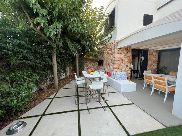 4 soveværelse Villa til salg i Cala Blanca med swimmingpool garage - € 890.000 (Ref: 8735646)