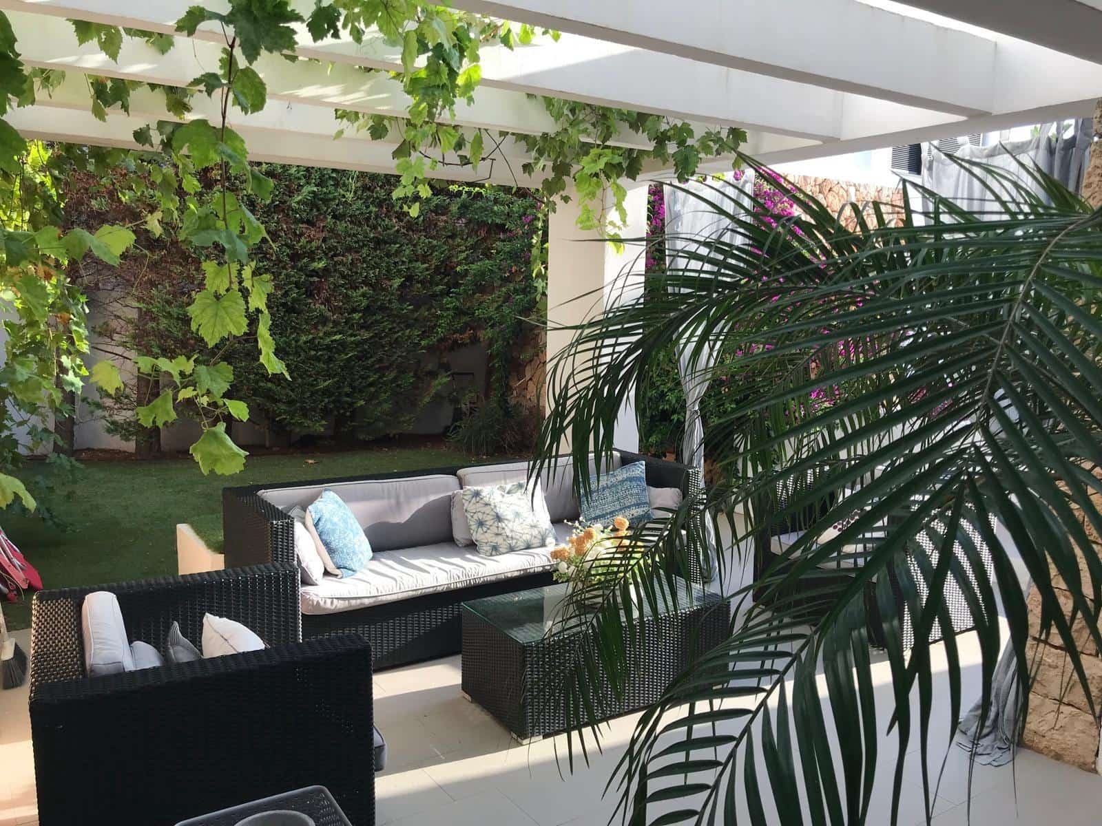 4 soveværelse Villa til salg i Cala Blanca med swimmingpool garage - € 890.000 (Ref: 8735646)