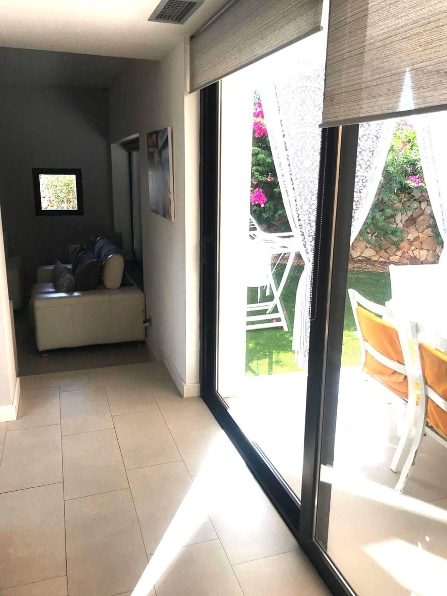 4 soveværelse Villa til salg i Cala Blanca med swimmingpool garage - € 890.000 (Ref: 8735646)