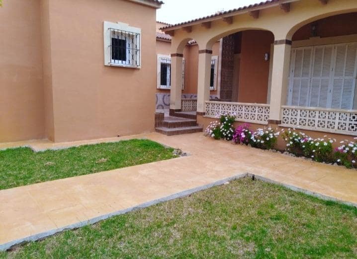 5 bedroom Villa for rent in Palmanyola with pool - € 4,500 (Ref: 8789511)