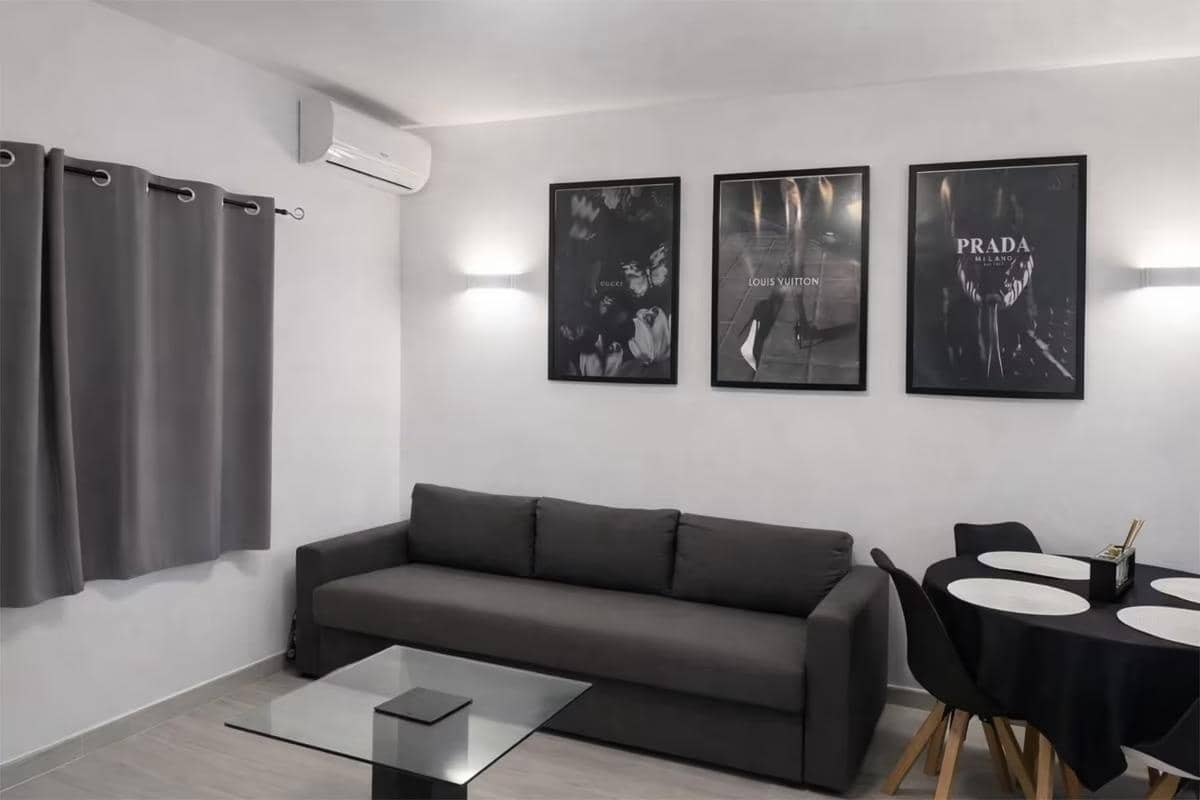 3 slaapkamer Rijtjeshuis te koop in Cala'n Porter - € 370.000 (Ref: 8957200)