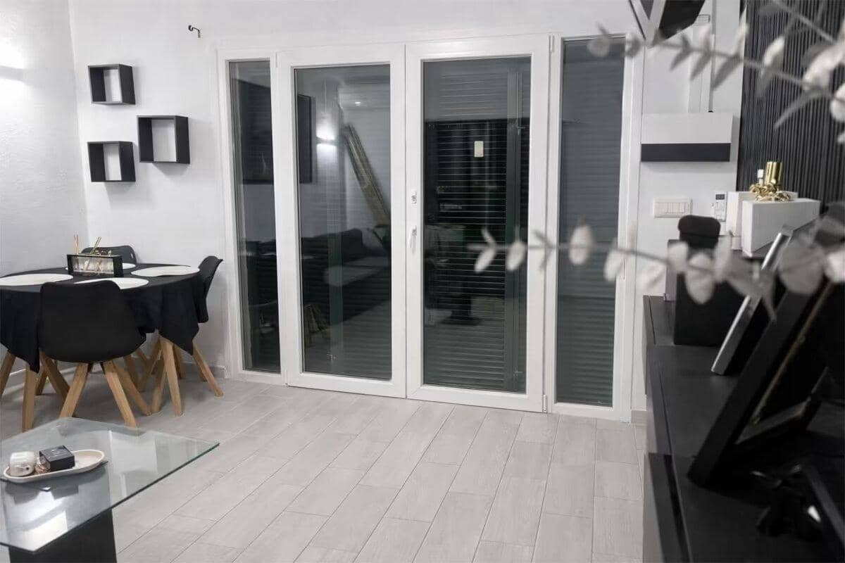 3 slaapkamer Rijtjeshuis te koop in Cala'n Porter - € 370.000 (Ref: 8957200)