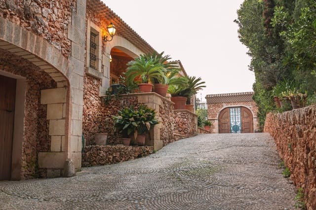 Villa/Maison de 5 chambres à louer à Costa de los Pinos, Son Servera avec piscine garage - 6 000 € (Ref: 9059451)