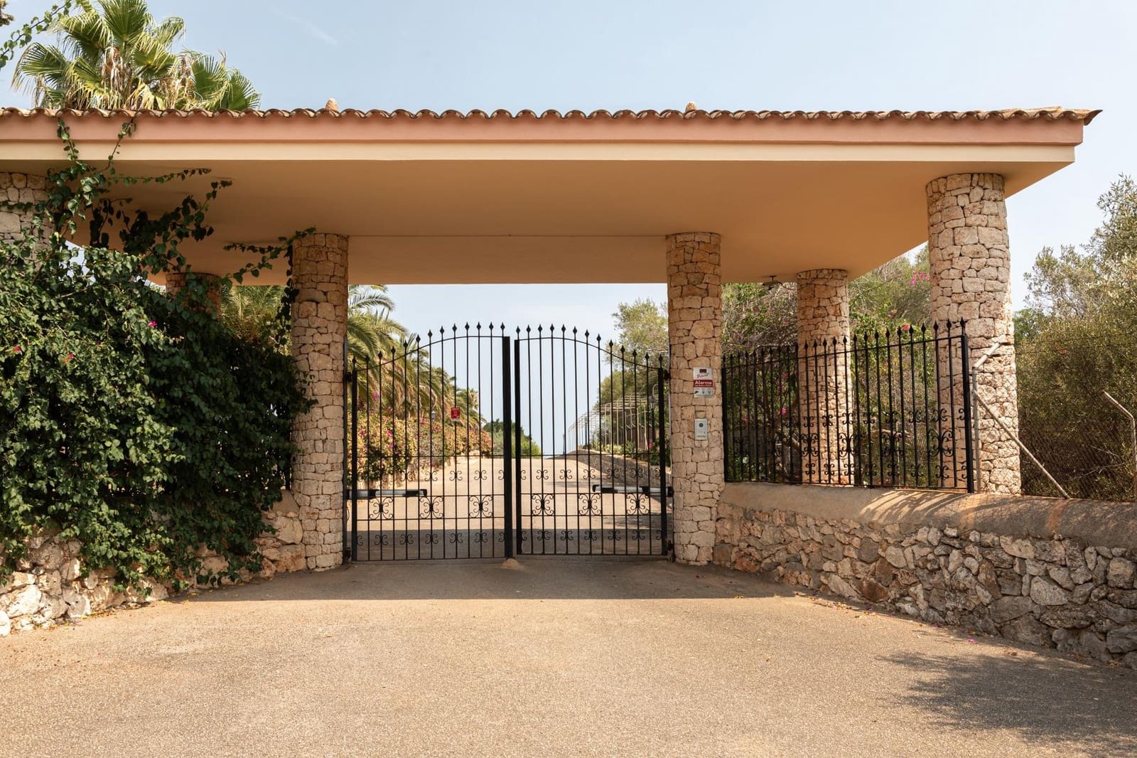 4 sovrum Villa till salu i Manacor med pool garage - 1 950 000 € (Ref: 9059455)