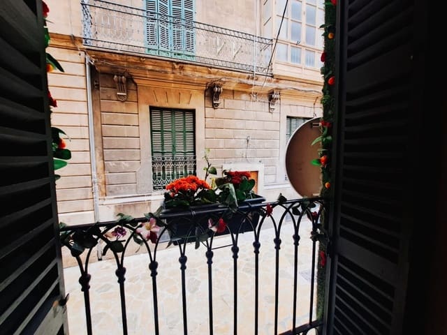 3 bedroom Commercial for sale in Centro, Palma de Mallorca - € 130,000 (Ref: 9078040)