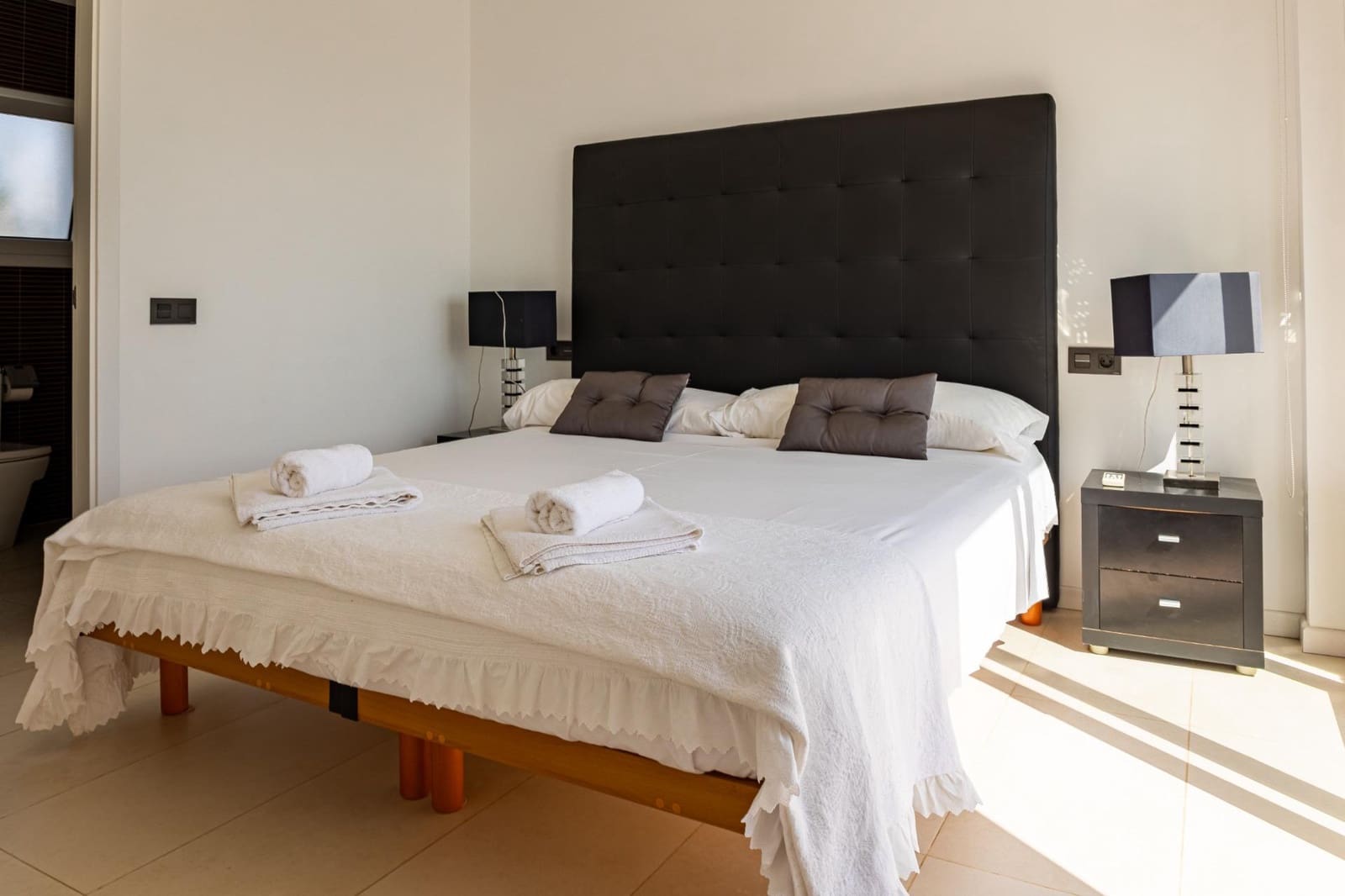 5 soverom Villa til salgs i Alayor / Alaior med garasje - € 1 800 000 (Ref: 9081535)