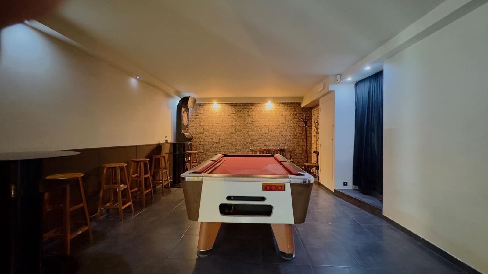 Commercial for sale in Algaida - € 64,800 (Ref: 9089864)