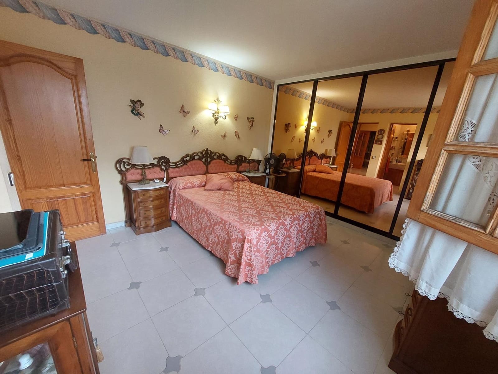 5 bedroom Villa for sale in Badia Blava with pool garage - € 950,000 (Ref: 9112422)