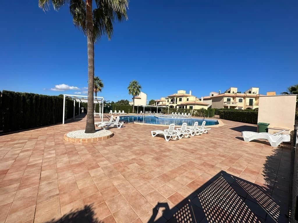 2 soverom Villa til salgs i Campos med svømmebasseng garasje - € 695 000 (Ref: 9159539)