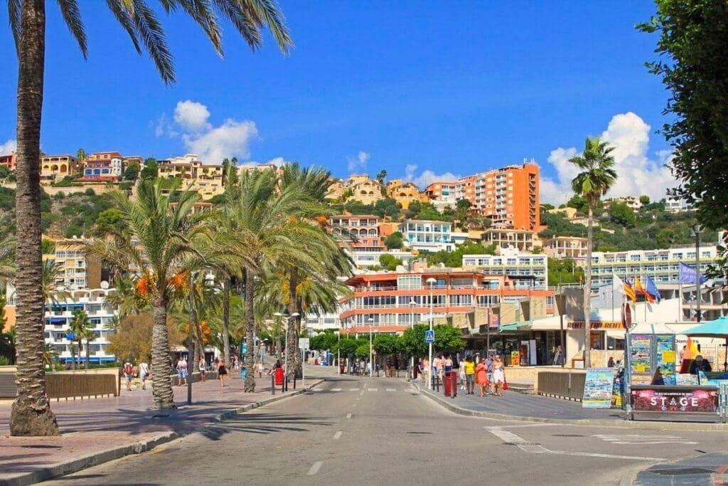 2 makuuhuone Kattohuoneisto myytävänä paikassa Santa Ponsa mukana uima-altaan - 695 000 € (Ref: 9215146)