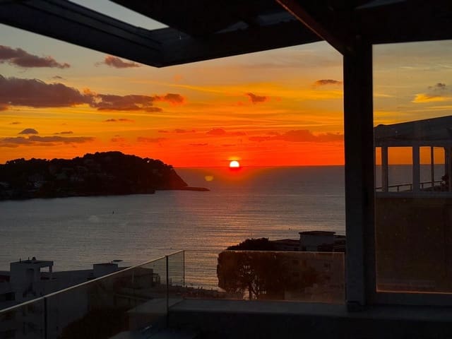 2 soveværelse Penthouse til salg i Santa Ponsa, Calvià med swimmingpool - € 695.000 (Ref: 9215146)