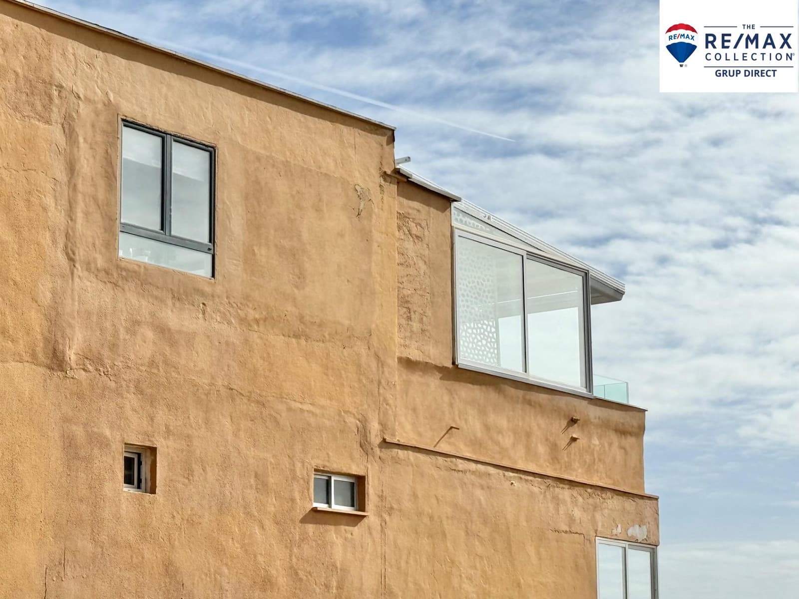 Ático de 2 habitaciones en Santa Ponsa en venta con piscina - 695.000 € (Ref: 9215146)