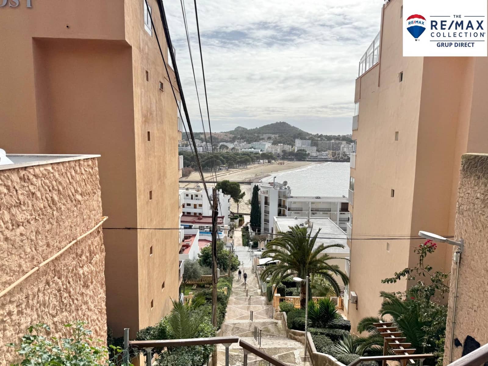 Ático de 2 habitaciones en Santa Ponsa en venta con piscina - 695.000 € (Ref: 9215146)