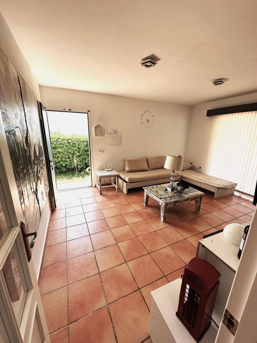 Adosado de 4 habitaciones en Cala'n Blanes en venta con piscina - 585.000 € (Ref: 9217476)