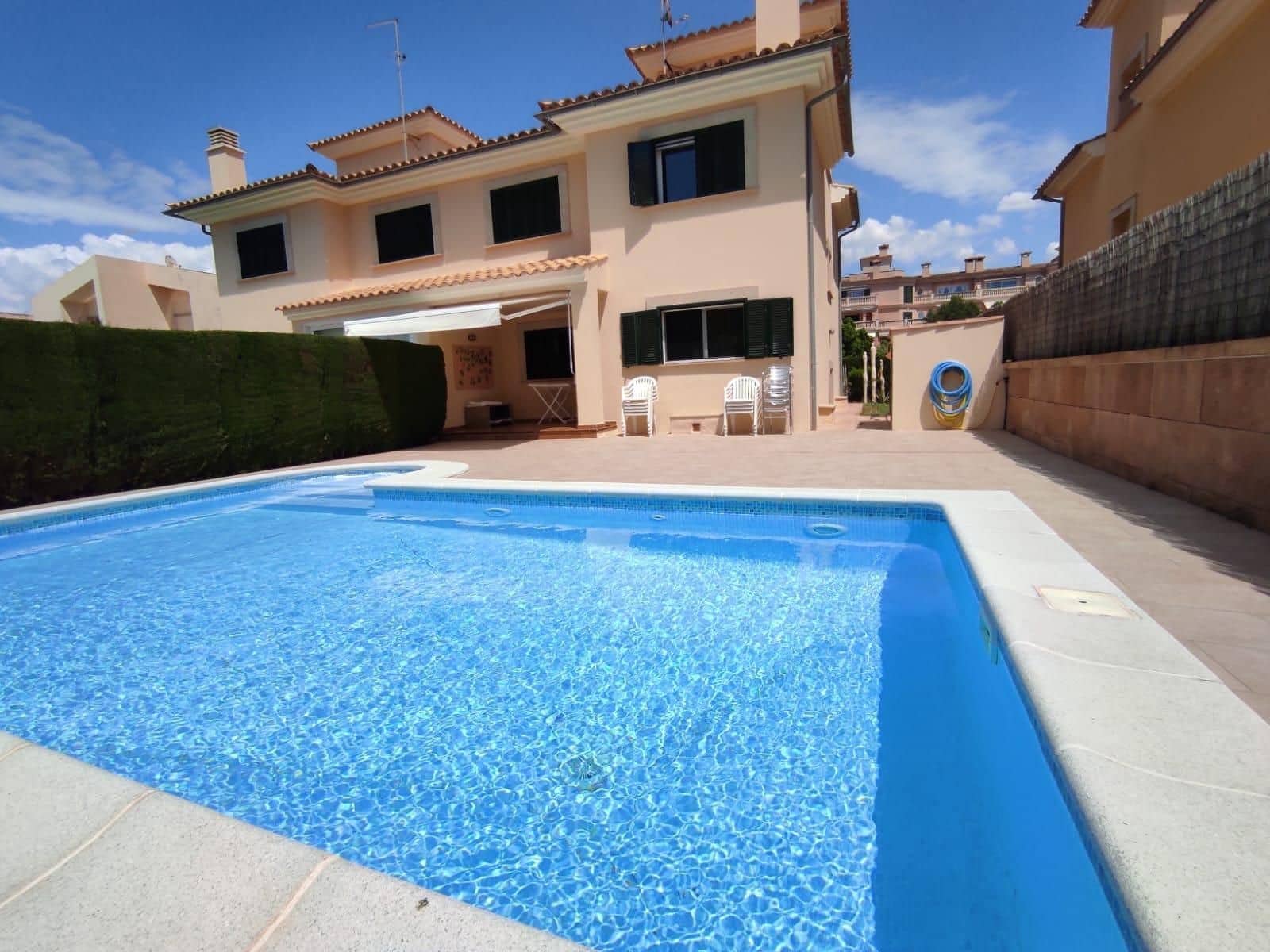 3 slaapkamer Rijtjeshuis te koop in Puig de Ros met zwembad garage - € 745.000 (Ref: 9217477)