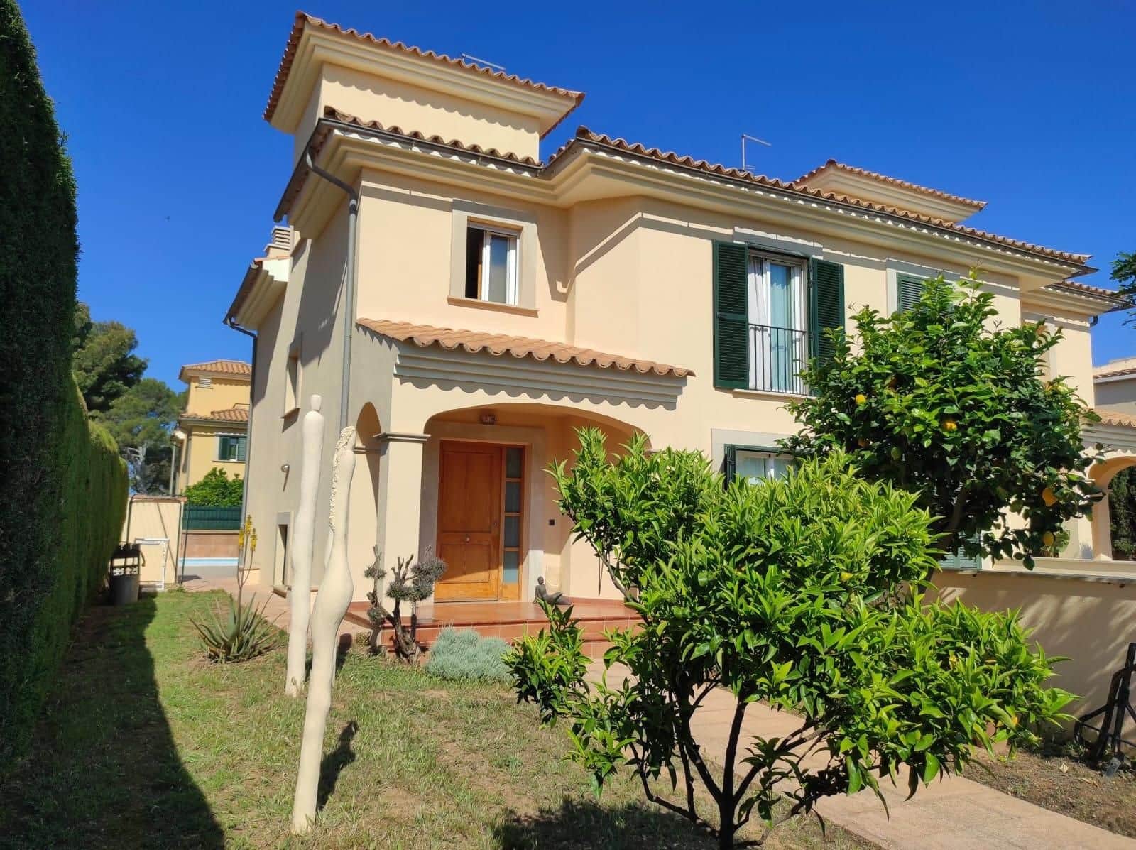 3 slaapkamer Rijtjeshuis te koop in Puig de Ros met zwembad garage - € 745.000 (Ref: 9217477)