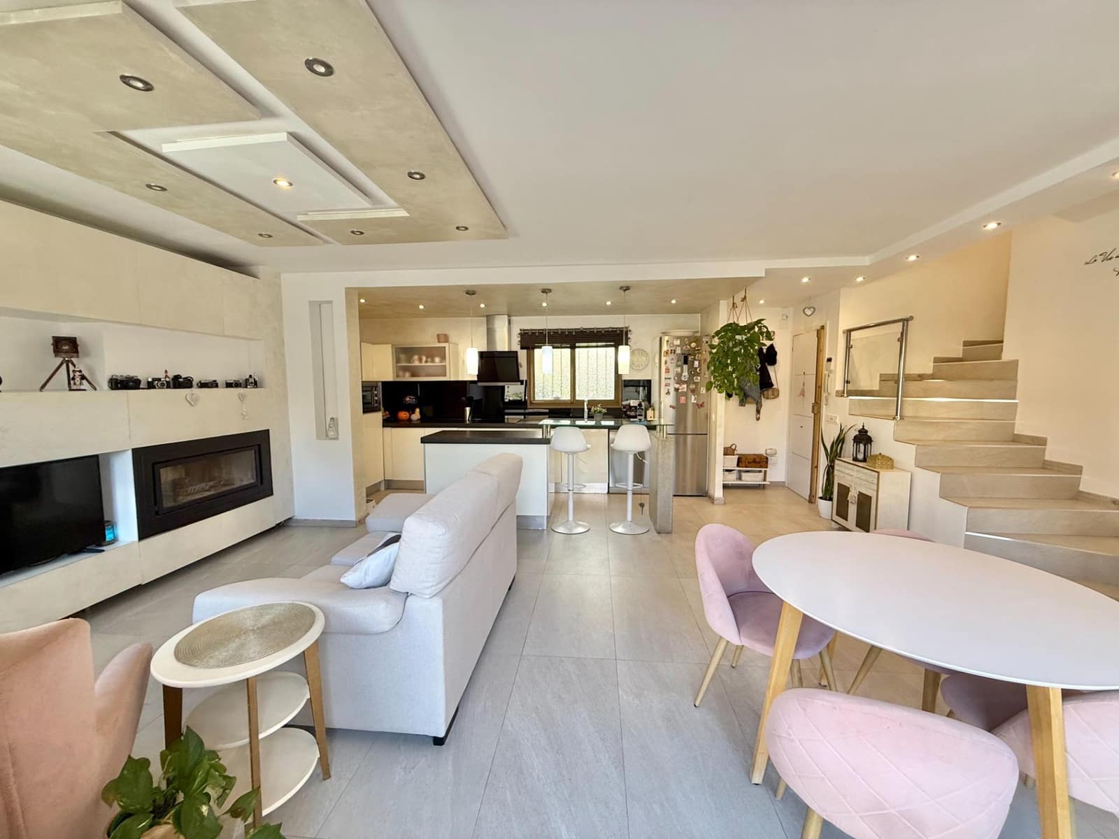 2 soveværelse Semi-Rækkehus til salg i Santa Ponsa med swimmingpool - € 650.000 (Ref: 9269825)