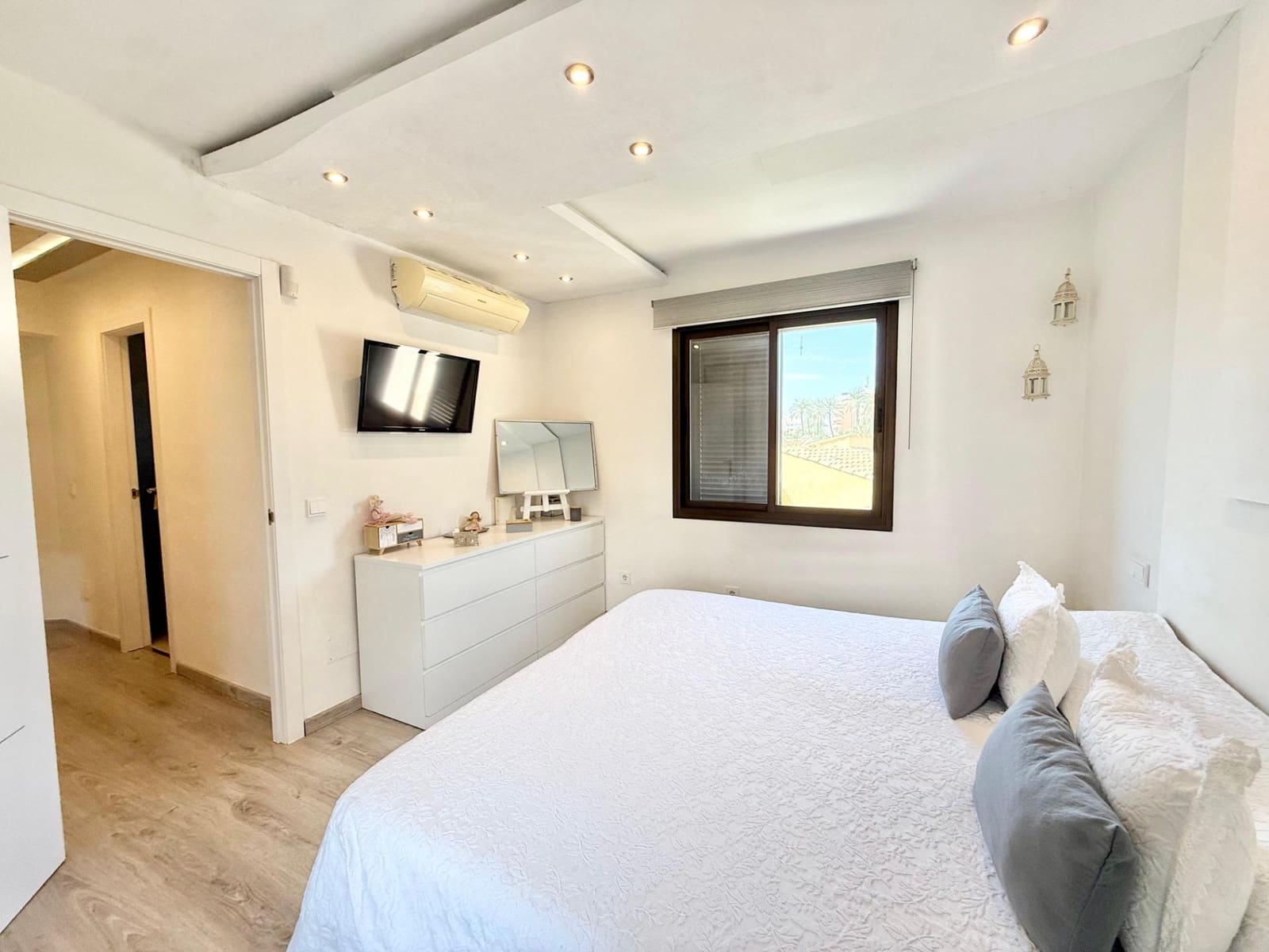 2 soveværelse Semi-Rækkehus til salg i Santa Ponsa med swimmingpool - € 650.000 (Ref: 9269825)