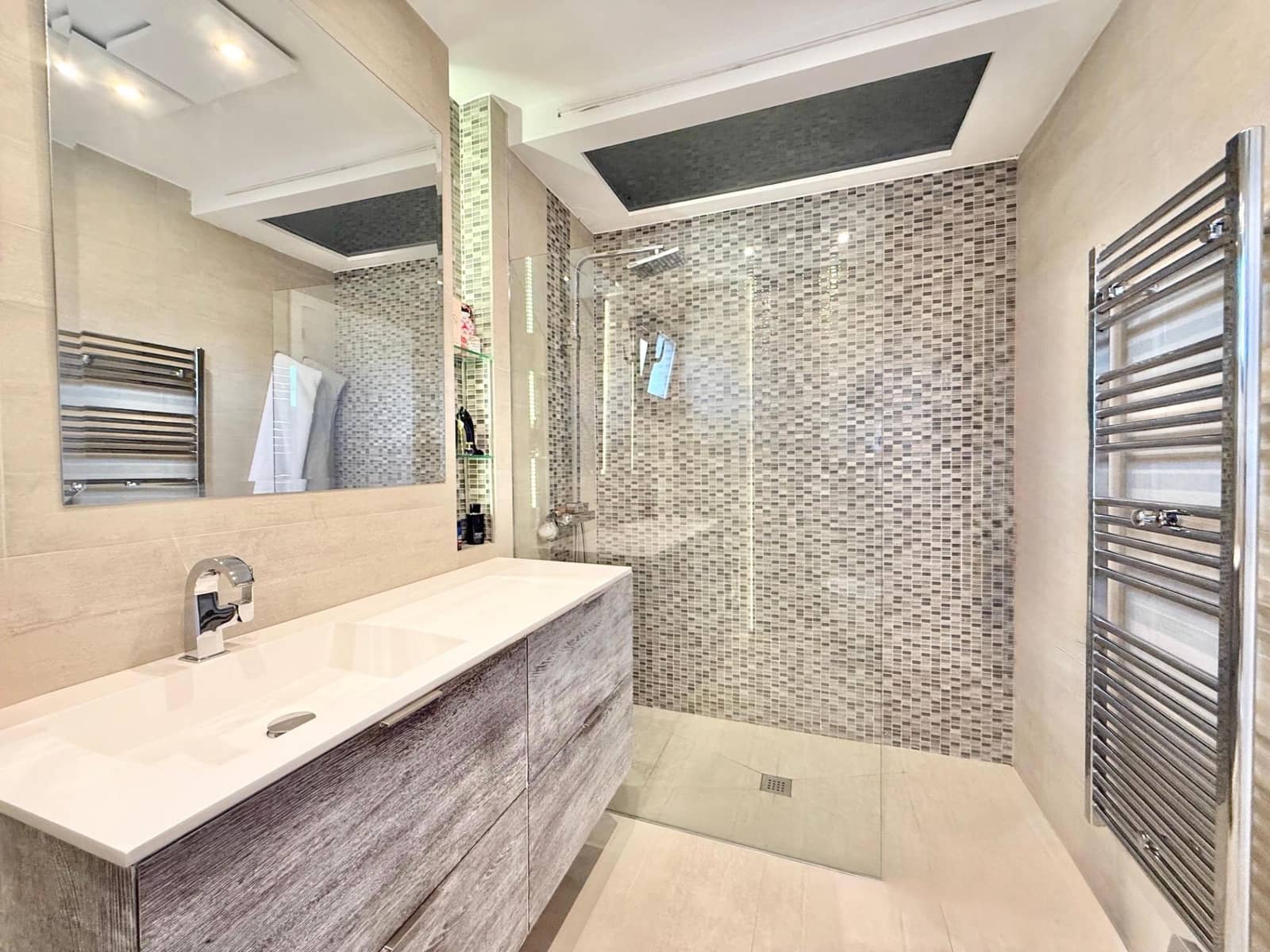 2 soveværelse Semi-Rækkehus til salg i Santa Ponsa med swimmingpool - € 650.000 (Ref: 9269825)