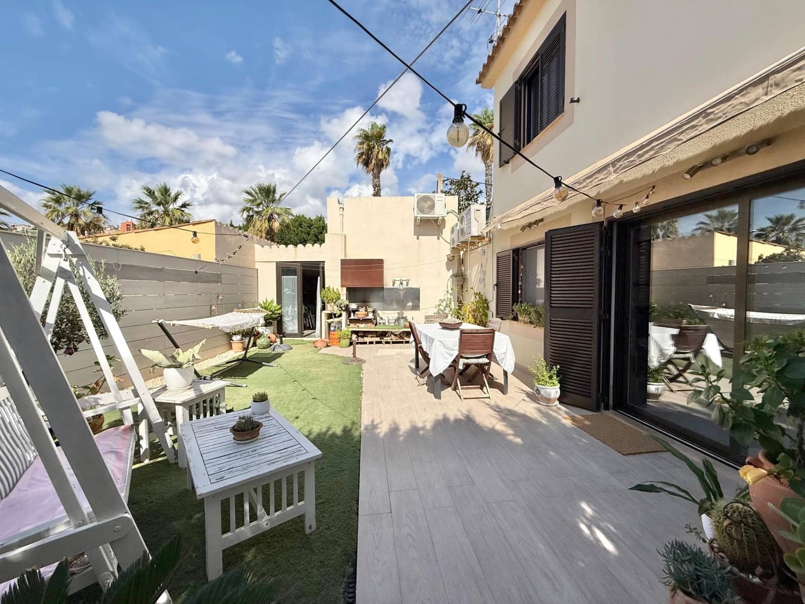 2 soveværelse Semi-Rækkehus til salg i Santa Ponsa med swimmingpool - € 650.000 (Ref: 9269825)