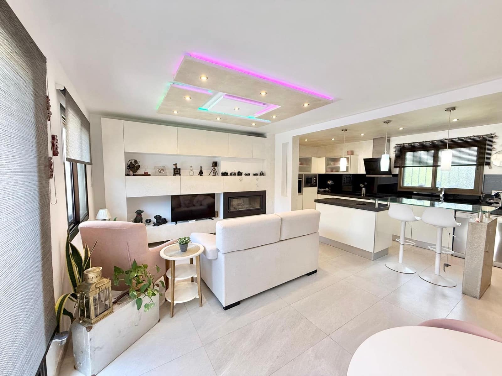 2 soveværelse Semi-Rækkehus til salg i Santa Ponsa med swimmingpool - € 650.000 (Ref: 9269825)