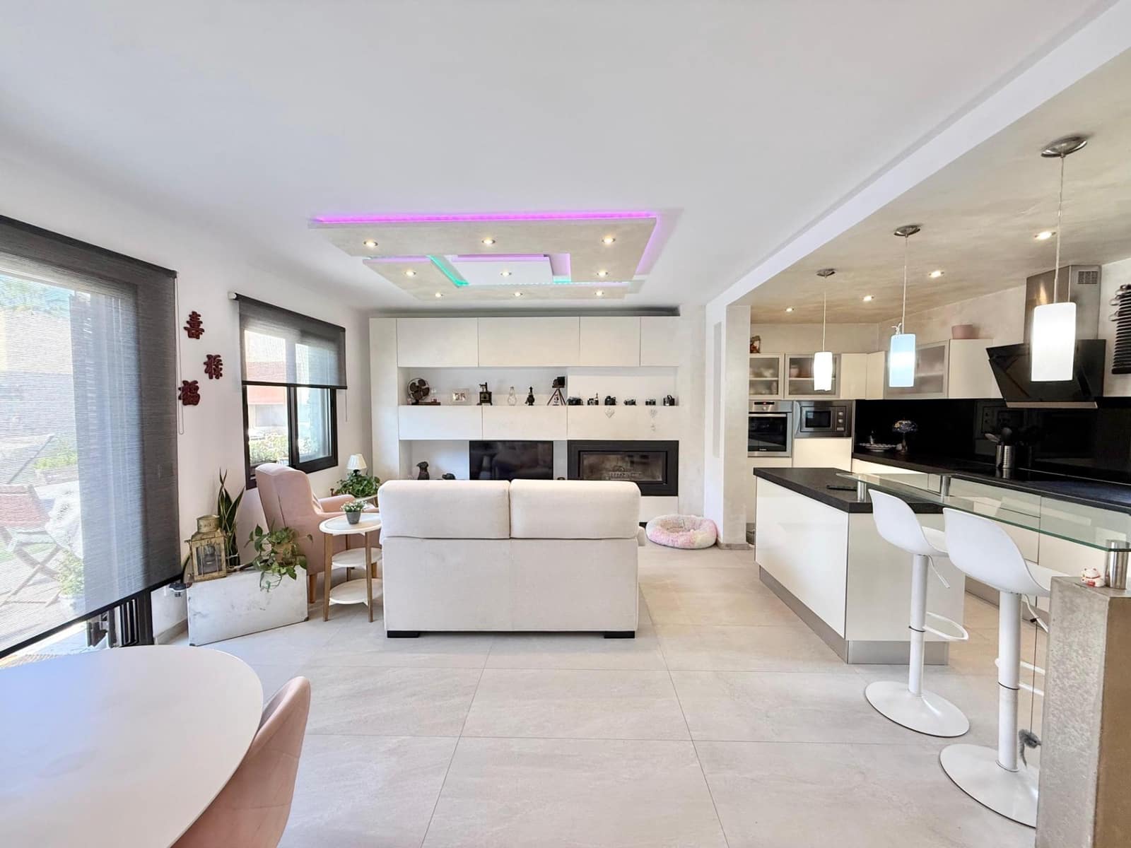 2 soveværelse Semi-Rækkehus til salg i Santa Ponsa med swimmingpool - € 650.000 (Ref: 9269825)